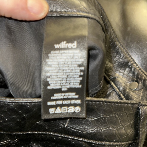 Aritzia Wilfred Melina Faux Croc black pants size 2 - Picture 9 of 9